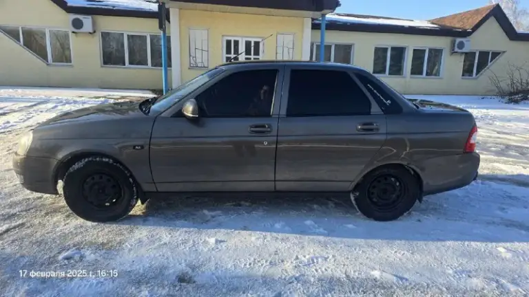 2170 Priora седан 2013 г. ,1.6 см3, 98 л. С. , эл. Стеклоподъемники, на хорошем ходу, едет бодро, все поворачивает, тормозит, моргает. Печка работает, стеклоподъемники, музыка с сабом и усилителем, по кузову есть небольшие косяки, сколы, царапины, подкрасы(ничего критичного). Резина зима первый сезон в хорошем состоянии). Ходовая в порядке, менялись амортизаторы, стойки, пыльники, колодки, цена 380 рубл. , +79493038991
📞 Звоните: +7(949)3038991 - фотография - 4