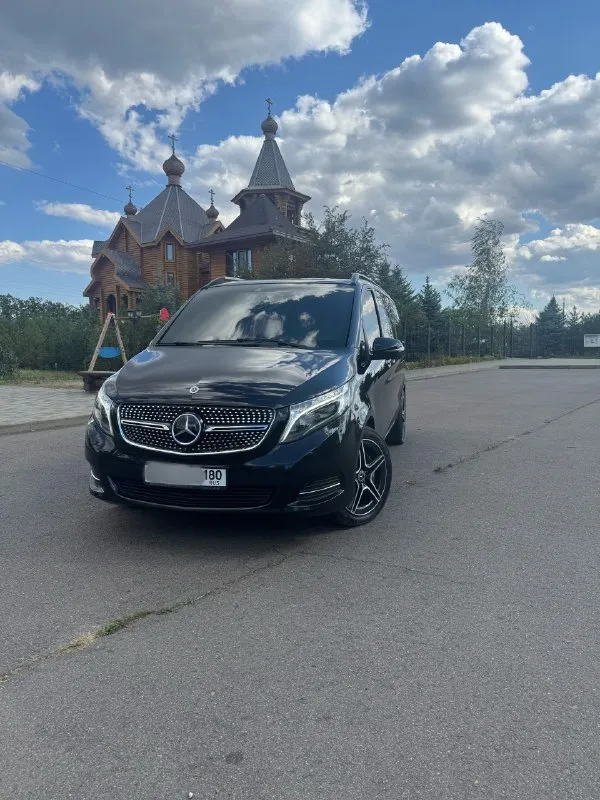 Mercedes v-class v250, 2018год, 190лс, 114 тыс км пробег, полный привод, автомобиль куплен у официального дилера, по факту 3й владелец, первый хоз это салон, и были перевес номеров
Зоны риски и пескоструя затянуты в пленку, так же авто покрыт керамикой, стоят улучшенные передние тормоза( суппорта и увеличенный тормозной диск) без проблем могу вернуть в стоковые. По комплектации камеры 360, музыка burmester, кожа nappa, задние форточки электро, черный потолок, удержание в полосе, обе электродвери, столик, датчик слепых зон, адаптивный круиз, адаптивные фары, дополнительно уставлен carplay, штатный webasto, оригинальный пробег, обслуживался у оф. Диллера, пробег подтвердит любой диллер mb, попутно обслуживал в клубном сервисе mb + отдам комплект зимний резины. По автомобилю делать абсолютно ничего не нужно, недавно были заменены масла в редукторах и коробке
Цена 5.50000 🍋
Торг
Тел : +79493723676
📞 Звоните: +7(949)3723676 - фотография - 1
