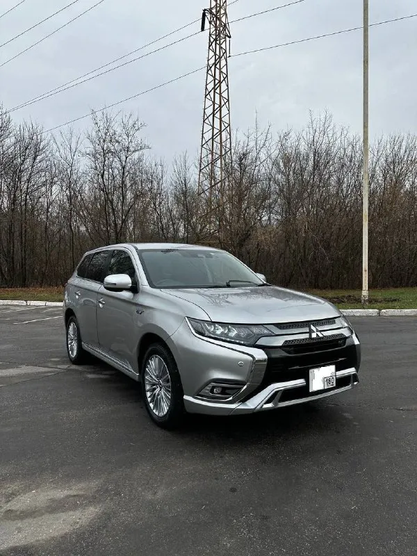 Продам mitsubishi outlander 2019г. Машина в отличном состоянии. Растаможена. Правый руль! Ездила девушка. Первая регистрация и 1 владелец с 2023 года. Пробег 73000км. Машина ездит каждый день. Обьем двигателя 2.4 plugin hybrid. Можно заряжать. Расход по городу до 6 литров но можно ехать и на электро-двигателе до 40 км. Мощность 300л. С. ,в птс до налог! Очень резвый автомобиль. Отличная комплектация. Без ключевой доступ, подогрев руля, передних сидений. Освещение лэд. Диски 18 резина новая лето и зима шипы. Парктроники в круг. Хорошая музыка. Куча ассистентов. Датчики света, дождя и т. Д. Продажа в донецке, макеевке, харцызке. Любые проверки за ваш счет. Цена 2500000млн руб. Торг приветствую у капота.
+7949-504-1522
📞 Звоните: +7(949)5041522 - фотография - 3