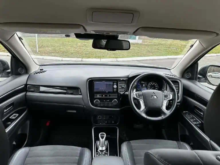 Продам mitsubishi outlander 2019г. Машина в отличном состоянии. Растаможена. Правый руль! Ездила девушка. Первая регистрация и 1 владелец с 2023 года. Пробег 73000км. Машина ездит каждый день. Обьем двигателя 2.4 plugin hybrid. Можно заряжать. Расход по городу до 6 литров но можно ехать и на электро-двигателе до 40 км. Мощность 300л. С. ,в птс до налог! Очень резвый автомобиль. Отличная комплектация. Без ключевой доступ, подогрев руля, передних сидений. Освещение лэд. Диски 18 резина новая лето и зима шипы. Парктроники в круг. Хорошая музыка. Куча ассистентов. Датчики света, дождя и т. Д. Продажа в донецке, макеевке, харцызке. Любые проверки за ваш счет. Цена 2500000млн руб. Торг приветствую у капота.
+7949-504-1522
📞 Звоните: +7(949)5041522 - фотография - 6
