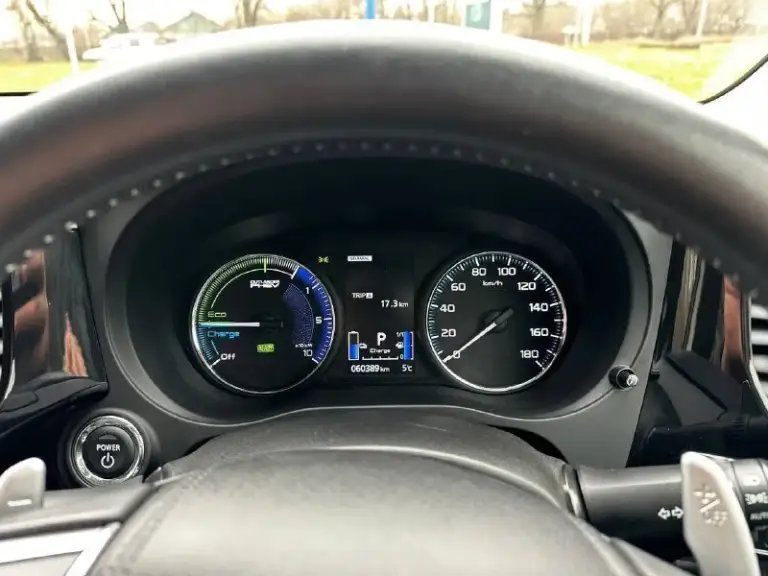 Продам mitsubishi outlander 2019г. Машина в отличном состоянии. Растаможена. Правый руль! Ездила девушка. Первая регистрация и 1 владелец с 2023 года. Пробег 73000км. Машина ездит каждый день. Обьем двигателя 2.4 plugin hybrid. Можно заряжать. Расход по городу до 6 литров но можно ехать и на электро-двигателе до 40 км. Мощность 300л. С. ,в птс до налог! Очень резвый автомобиль. Отличная комплектация. Без ключевой доступ, подогрев руля, передних сидений. Освещение лэд. Диски 18 резина новая лето и зима шипы. Парктроники в круг. Хорошая музыка. Куча ассистентов. Датчики света, дождя и т. Д. Продажа в донецке, макеевке, харцызке. Любые проверки за ваш счет. Цена 2500000млн руб. Торг приветствую у капота.
+7949-504-1522
📞 Звоните: +7(949)5041522 - фотография - 8
