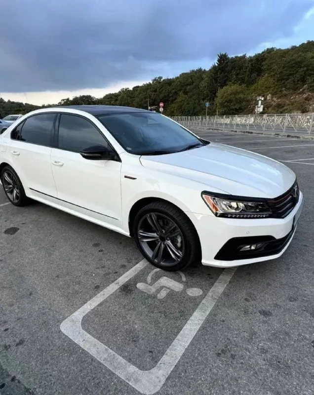 Продам volkswagen passat b8 2017 года
95К родного пробега
Состояние хорошее
Cостав комплектации:
• Подушка безопасности водителя
• Подушка безопасности переднего пассажира
• Подголовники задних сидений 3 шт.
• Крепления для детских сидений isоfiх
• Блокировка задних дверей от открывания детьми
• Иммобилайзер
• Дневные ходовые огни
• Противотуманные фары
• Система экстренного оповещения эра-глонасс
• Антиблокировочная система с электронным распределением тормозных сил (авs, евd)
• Система вспомогательного торможения (ваs)
• Система электронного контроля устойчивости (еsс)
Внутри:
• Бортовой компьютер
• Подсказчик переключения передач в комбинации приборов
• Заднее сиденье с раскладкой в пропорции 60/40
• Противосолнечный козырек пассажира с зеркалом
• Розетка 12v
Комфорт:
Электроусилитель рулевого управления
• Регулируемая по высоте рулевая колонка
• Регулировка ремней безопасности передних сидений по высоте
• Сиденье водителя с регулировкой по высоте
• Воздушный фильтр с
📞 Звоните: +7(949)5131274 - фотография - 2