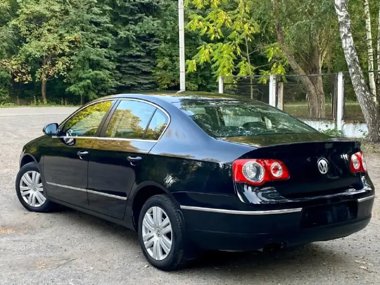 Продам volkswagen passat b6 (пробег 248.000) 2005 года (чистый немец) двигатель 2.0 на автомате автомобиль в хорошем состоянии, весь обслужен. Вложено много денег и времени. - кожаный салон - магнитола android, камера заднего вида - подогрев передних сидений - кондиционер - память сидений - круиз контроль полностью новая ходовка (как мячик) машина абсолютно без вложений цена: 795.000 +79494568074
📞 Звоните: +7(949)4568074 - фотография - 4