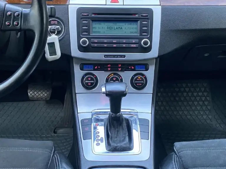 Продам volkswagen passat b6 (пробег 248.000) 2005 года (чистый немец) двигатель 2.0 на автомате автомобиль в хорошем состоянии, весь обслужен. Вложено много денег и времени. - кожаный салон - магнитола android, камера заднего вида - подогрев передних сидений - кондиционер - память сидений - круиз контроль полностью новая ходовка (как мячик) машина абсолютно без вложений цена: 795.000 +79494568074
📞 Звоните: +7(949)4568074 - фотография - 6