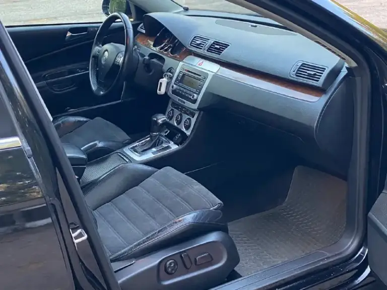 Продам volkswagen passat b6 (пробег 248.000) 2005 года (чистый немец) двигатель 2.0 на автомате автомобиль в хорошем состоянии, весь обслужен. Вложено много денег и времени. - кожаный салон - магнитола android, камера заднего вида - подогрев передних сидений - кондиционер - память сидений - круиз контроль полностью новая ходовка (как мячик) машина абсолютно без вложений цена: 795.000 +79494568074
📞 Звоните: +7(949)4568074 - фотография - 7