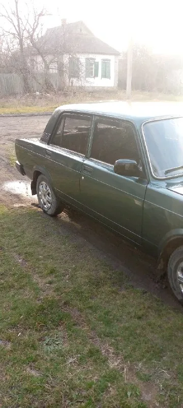 Продам ваз 2107 2011года с родным пробегом 23000км на красивых номерах 717. 1.5 механика 5ти ступка. Авто не бито не крашено(100%), не пригон местное. Я владелец 4 года, брал с пробегом 8500.авто в достойном внешнем и техническом состоянии. Авто на родной летней резине, зима шиповка в комплекте. Стоят передние эл. Ст. Подъёмники. Кнопка открытия багажника, диодные противотуманки, лэд лампы головного света, подсветка ног всего салона и большие зеркала. Родные лампы, зеркала, тросы привода стекл тоже отдам. Цвет зелёный с блеском(камера не передаёт)есть тройка мелких сколов лкп. Цена 470т. Рублей, торг уместен т. +79494095770 дмитрий. Амвросиевский р-н. Звоните договоримся.
📞 Звоните: +7(949)4095770 - фотография - 6