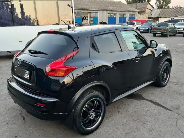 Nissan juke 2013 год выпуска двигатель 1.6 ат 120 тысяч родного пробега в максимальной комплектации автомобиль в родном окрасе машина в идеальнейшем состоянии вложений не требует ни на рубль! Дорогие диски advant на почти новой резине! По комплектации; климат контроль кондиционер заправлен 4 стеклоподъемника круиз контроль навигация камера заднего вида все датчики которые были в максимальной комплектации присутствуют - по технике также в идеале, нечего не гремит не хрустит, не пинает ! Цена 1.100млн 🍋 (один миллион сто ) +79494730944 александр
📞 Звоните: +7(949)4730944 - фотография - 2
