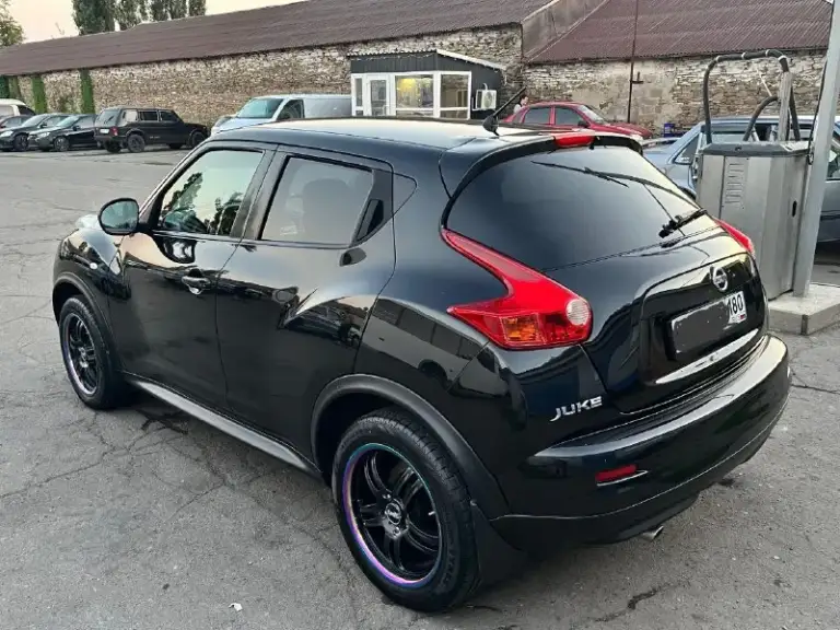 Nissan juke 2013 год выпуска двигатель 1.6 ат 120 тысяч родного пробега в максимальной комплектации автомобиль в родном окрасе машина в идеальнейшем состоянии вложений не требует ни на рубль! Дорогие диски advant на почти новой резине! По комплектации; климат контроль кондиционер заправлен 4 стеклоподъемника круиз контроль навигация камера заднего вида все датчики которые были в максимальной комплектации присутствуют - по технике также в идеале, нечего не гремит не хрустит, не пинает ! Цена 1.100млн 🍋 (один миллион сто ) +79494730944 александр
📞 Звоните: +7(949)4730944 - фотография - 3