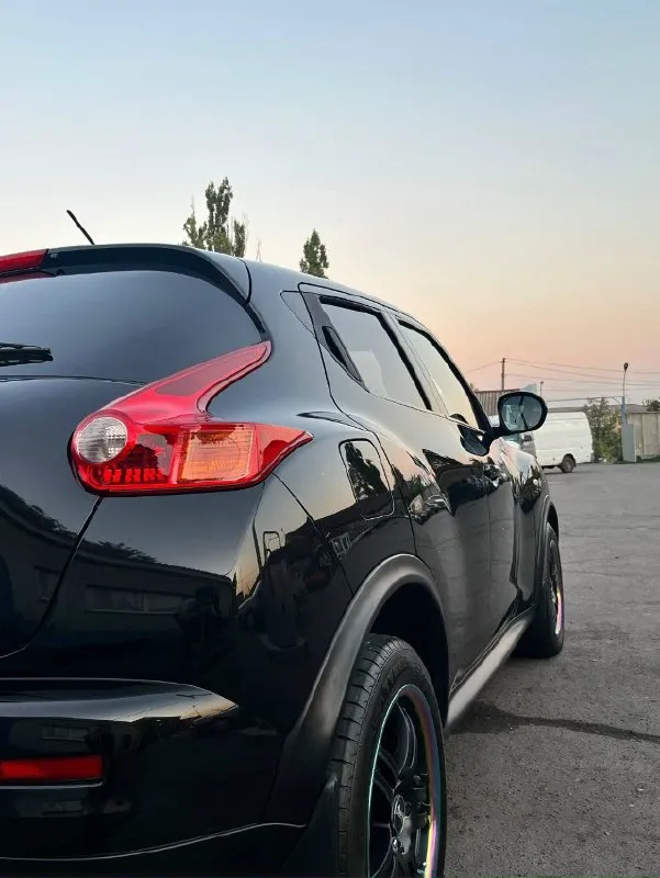 Nissan juke 2013 год выпуска двигатель 1.6 ат 120 тысяч родного пробега в максимальной комплектации автомобиль в родном окрасе машина в идеальнейшем состоянии вложений не требует ни на рубль! Дорогие диски advant на почти новой резине! По комплектации; климат контроль кондиционер заправлен 4 стеклоподъемника круиз контроль навигация камера заднего вида все датчики которые были в максимальной комплектации присутствуют - по технике также в идеале, нечего не гремит не хрустит, не пинает ! Цена 1.100млн 🍋 (один миллион сто ) +79494730944 александр
📞 Звоните: +7(949)4730944 - фотография - 5