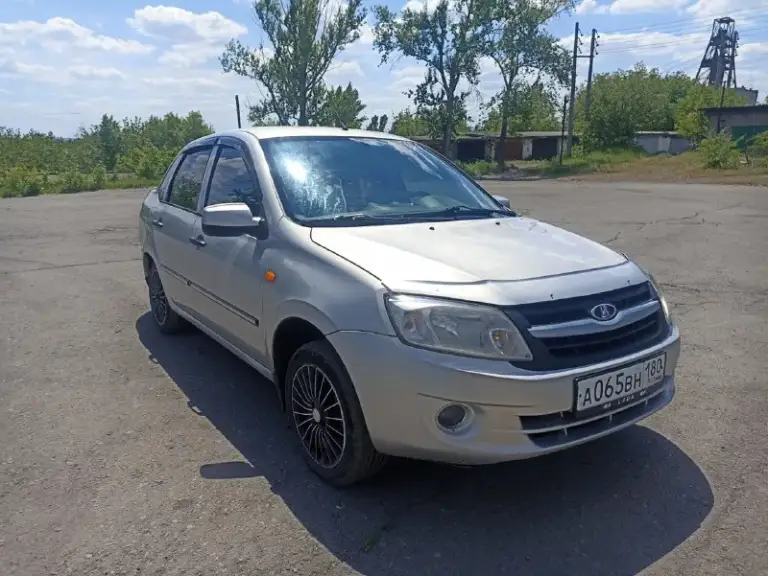 Продам ваз гранта, 2014 г. В. Центральный замок, кондиционер. Два стекло подъемника. Без дтп. По лкп есть косяки она не новая, ничего критичного. Родной пробег 142 т. Км. Двигатель, коробка на отлично. Собственник по документам. Цена 470 торг. Осмотр снежное. Возможен обмен. +79495336480
📞 Звоните: +7(949)5336480 - фотография - 3