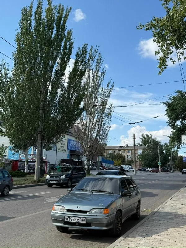 Продам ваз 2114, машиной владею пол года, делал для себя. Двигатель и коробка на 5, по машине сделано абсолютно все, варить красить не нужно, дно пороги идеал, новые колодки и барабаны вкруг, ходовка вся новая, все расходники заменены 1000км назад. Очень приятный выхлоп, красивые диски, гранта зеркала. Хорошая тонировка вкруг, американка, клеил в детейленге. По музыки саб fait s, два динамика апокалипсиса, мафон aura77. По салону руль приора 2, подсветка, стеклоподъемники работают отлично, сидушки с четырки супер авто перешитые. По документом кристально чистая, птс стс дкп от хозяина. Цена 250 без музыки дешевле, перекупы мимо. Возможен обмен с моей или вашей доплатой +79493697800
📞 Звоните: +7(949)3697800 - фотография - 8
