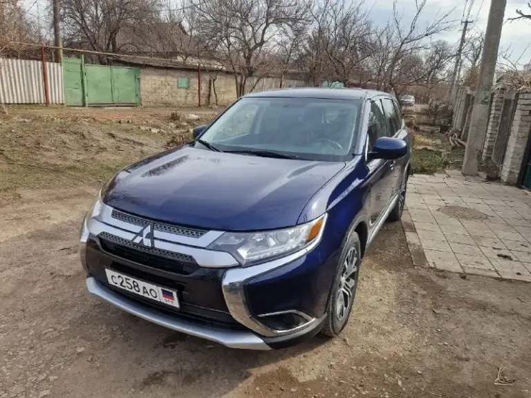 Mitsubishi outlander 3, 2017г, 111 т. М.
-Двигатель 2.4 литра (167л/с)
-Круиз контроль
-Двухзонный климат
-Коробка автомат
-Электропривод багажника
-Андроид
-Камера заднего вида
Пригнана из грузии летом 2022 года. 7 мест. Стоит уже на учете в рф, 180 регион. В машине все работает, нареканий по двигателю и коробке нет. Масло в двигателе меняется каждые 7-8 тыс. Км, в коробке не больше 35 тыс. Км. В пользовании каждый день, в гараже не отстаивается. Установлена хорошая андроид магнитола, электробагажник открывается с кнопки, с брелка и ногой, если руки заняты. Гаражное хранение. Едет бодро и уверенно. Багажник очень большой. Есть незначительные коцки по кузову. Если нужно сделаю видео отчёт, либо по видеозвонку можно посмотреть. Хороший и надёжный семейный автомобиль, недорогой в обслуживании.
Ja4ad2a39hz028264 - vin
Цена: 1 850 000 руб торг
Осмотр в енакиево
+79493461799 Олег
📞 Звоните: +7(949)3461799 - фотография - 1