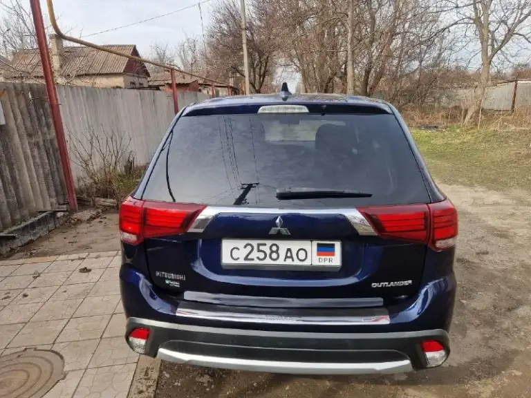 Mitsubishi outlander 3, 2017г, 111 т. М.
-Двигатель 2.4 литра (167л/с)
-Круиз контроль
-Двухзонный климат
-Коробка автомат
-Электропривод багажника
-Андроид
-Камера заднего вида
Пригнана из грузии летом 2022 года. 7 мест. Стоит уже на учете в рф, 180 регион. В машине все работает, нареканий по двигателю и коробке нет. Масло в двигателе меняется каждые 7-8 тыс. Км, в коробке не больше 35 тыс. Км. В пользовании каждый день, в гараже не отстаивается. Установлена хорошая андроид магнитола, электробагажник открывается с кнопки, с брелка и ногой, если руки заняты. Гаражное хранение. Едет бодро и уверенно. Багажник очень большой. Есть незначительные коцки по кузову. Если нужно сделаю видео отчёт, либо по видеозвонку можно посмотреть. Хороший и надёжный семейный автомобиль, недорогой в обслуживании.
Ja4ad2a39hz028264 - vin
Цена: 1 850 000 руб торг
Осмотр в енакиево
+79493461799 Олег
📞 Звоните: +7(949)3461799 - фотография - 4