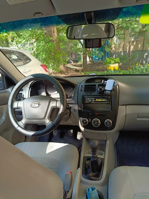 В продаже kia cerato 2008 г. В, 1.6 л, 122 л. С. , механическая коробка передач, пробег 170 тыс. Км. , зелёная автотека, без дтп. Второй владелец с автосалона. Технически без вложений, двигатель цепной, масло от замены до замены не доливаю. Сцепление новое, заменены все тормозные диски, суппорта и колодки. Ходовая на отлично. Кондиционер заправлен, печка работает. В комплекте два ключа, зимняя резина. Днище обработано антигравием. Салон опрятный. Видеорегистратор с камерой заднего вида и помощник парковки, установлена новая аудиосистема, установлен доводчик передних стекол, сигнализация старлайн. Цена: 500 000 рублей. Владелец (переоформление без проблем) обмена и рассрочки нет. Небольшой торг по факту осмотра. Г. Донецк. +7 (949) 332-65-16
📞 Звоните: +7(949)3326516 - фотография - 4