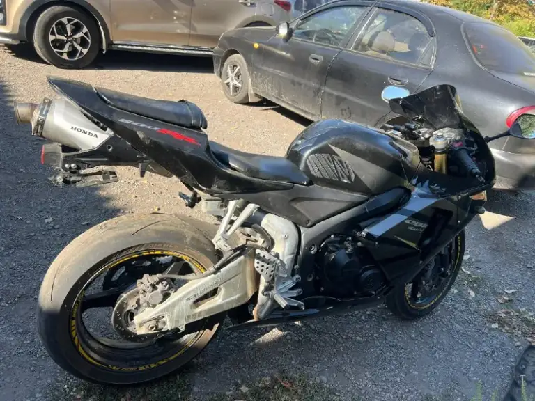 Honda 600 кубов 2006 год в отличном состоянии обслуженный с документами полный порядок 700000 тыс +79493188813
📞 Звоните: +7(949)3188813 - фотография - 4