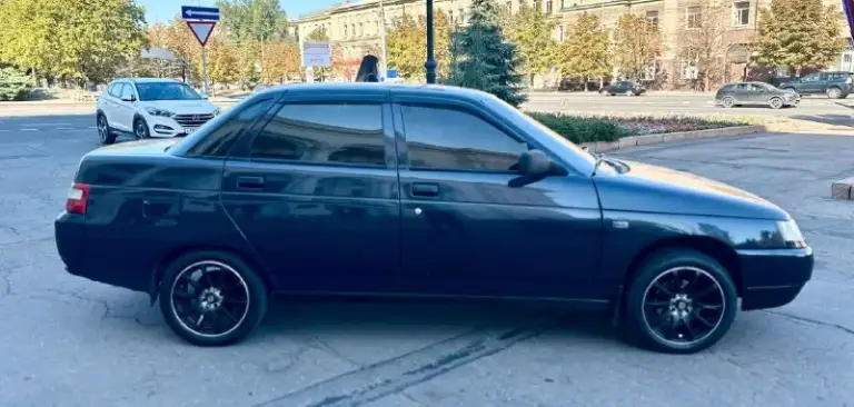 Богдан 2110 2012 год.1.6 8клап. Газ евро-4
Цена 345.000руб.
Срочно очень срочно торг у капота
Авто в очень хорошем состоянии без вложений.
Мотор работает отлично, ходовая в порядке, коробка без хрустов воев и выбиваний работает на отлично.
Кузов живой целый в дтп не участвывола. Стаканы ланджероны карманы пороги все в отличном состоянии. Салон чистый и ухоженный.
Стоит хорошая музыка, центральный замок, сишнализация с автозапуском, газ-евро-4,тонированная в круг, кованные диски r15
Низкопрофильный резина. Документы чистые автотека зеленая, любое переоформление. Хоть через мрео хоть по дкп. Осмотр донецк
+79496007223 - фотография - 6