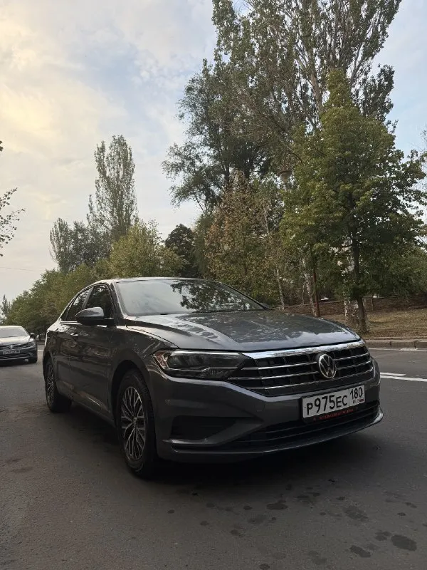 Volkswagen jetta 7 рестайлинг
Год выпуска: 2021 (9 месяц)
Пробег: 96000км
Объем двигателя: 1,5 - 158лс
Восьмиступенчатый aisin
Безопасность целая.
Боковые подушки безопасности, датчик давления в шинах, система помощи при старте в гору (hsa) и система контроля слепых зон;
Антипробуксовочная система (asr);
Оконные подушки безопасности (шторки);
Подушка безопасности пассажира;
Антиблокировочная система (abs);
Подушка безопасности водителя;
Система стабилизации (esp);
Система помощи при торможении (bas; ebd);
Регулировка руля по вылету;
Круиз-контроль;
Электро-усилитель руля;
Бортовой компьютер;
Электропривод зеркал;
Регулировка руля по высоте;
Кондиционер;
Электростеклоподъёмники передние и задние;
Многофункциональное рулевое колесо;
Передний и задний парктроник;
Складывающееся заднее сиденье;
Ткань (материал салона);
Мультимедиа usb и система с жк-экраном;
Датчик света;
Дневные ходовые огни;
Электрообогрев боковых зеркал;
Защита от угона;
Центральный замок;
В от
📞 Звоните: +7(949)5043729 - фотография - 1