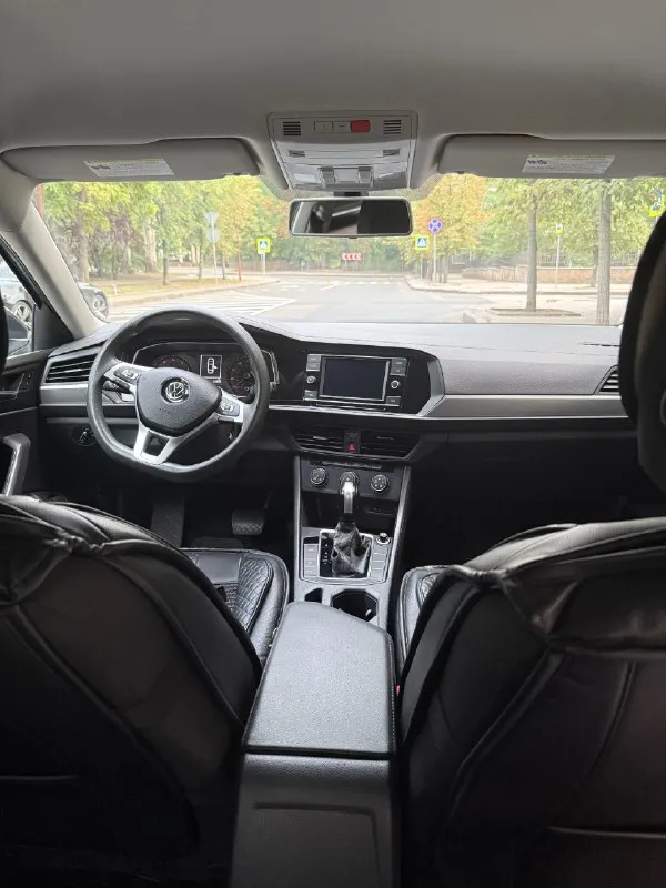 Volkswagen jetta 7 рестайлинг
Год выпуска: 2021 (9 месяц)
Пробег: 96000км
Объем двигателя: 1,5 - 158лс
Восьмиступенчатый aisin
Безопасность целая.
Боковые подушки безопасности, датчик давления в шинах, система помощи при старте в гору (hsa) и система контроля слепых зон;
Антипробуксовочная система (asr);
Оконные подушки безопасности (шторки);
Подушка безопасности пассажира;
Антиблокировочная система (abs);
Подушка безопасности водителя;
Система стабилизации (esp);
Система помощи при торможении (bas; ebd);
Регулировка руля по вылету;
Круиз-контроль;
Электро-усилитель руля;
Бортовой компьютер;
Электропривод зеркал;
Регулировка руля по высоте;
Кондиционер;
Электростеклоподъёмники передние и задние;
Многофункциональное рулевое колесо;
Передний и задний парктроник;
Складывающееся заднее сиденье;
Ткань (материал салона);
Мультимедиа usb и система с жк-экраном;
Датчик света;
Дневные ходовые огни;
Электрообогрев боковых зеркал;
Защита от угона;
Центральный замок;
В от
📞 Звоните: +7(949)5043729 - фотография - 6