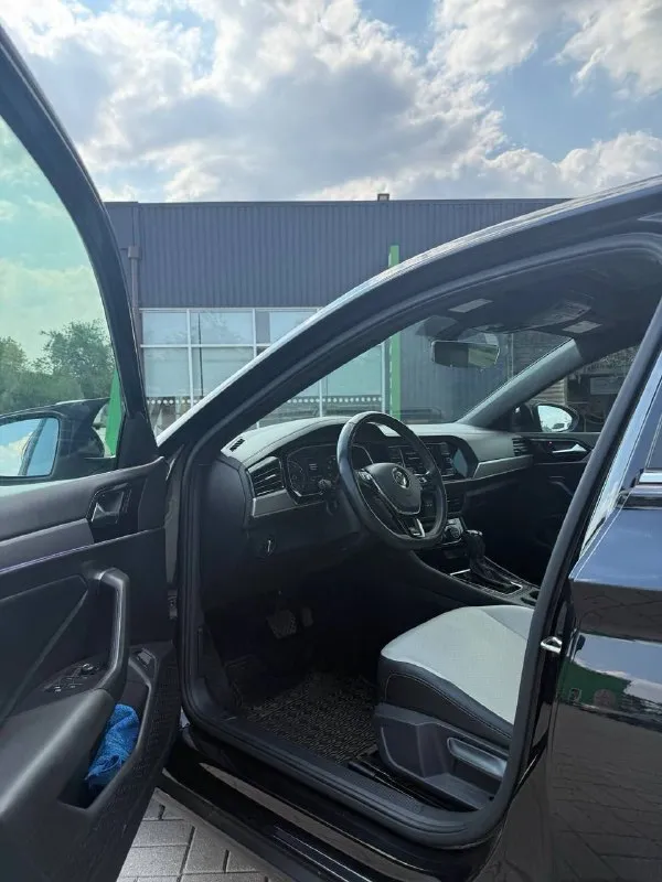 Volkswagen jetta vii
2020/10Г. В, 68.000.км
Автомобиль в хорошем состоянии, как внешне так и технически, двери в броне пленке! Произведена замена масла, антифриза на пробеге 67000км. Комплектация r-line, кожаные перфорированные сидения с боковой поддержкой, панорамный люк, carplay/androidauto, выходы type c, камера заднего вида, слепые зоны, бесключевой доступ, сделали русификацию, контурная подсветка салона, а также была произведена шумоизоляция дверей. Два комплекта резины, летняя новая!
Готов к любым проверкам на сто.
Я первый хозяин в рф, полное переоформление!
Машина в макеевке - цена 1 850 000₽
+79494891424
📞 Звоните: +7(949)4891424 - фотография - 4