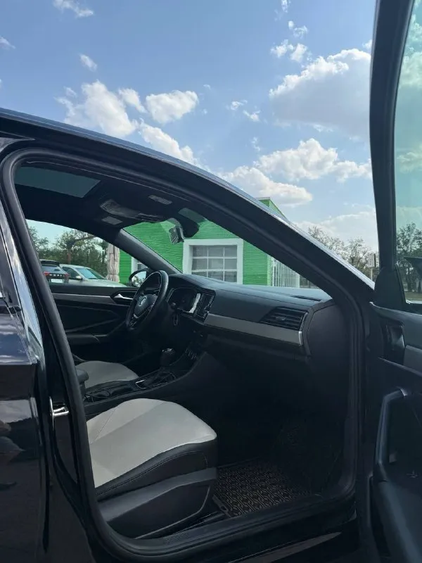 Volkswagen jetta vii
2020/10Г. В, 68.000.км
Автомобиль в хорошем состоянии, как внешне так и технически, двери в броне пленке! Произведена замена масла, антифриза на пробеге 67000км. Комплектация r-line, кожаные перфорированные сидения с боковой поддержкой, панорамный люк, carplay/androidauto, выходы type c, камера заднего вида, слепые зоны, бесключевой доступ, сделали русификацию, контурная подсветка салона, а также была произведена шумоизоляция дверей. Два комплекта резины, летняя новая!
Готов к любым проверкам на сто.
Я первый хозяин в рф, полное переоформление!
Машина в макеевке - цена 1 850 000₽
+79494891424
📞 Звоните: +7(949)4891424 - фотография - 5