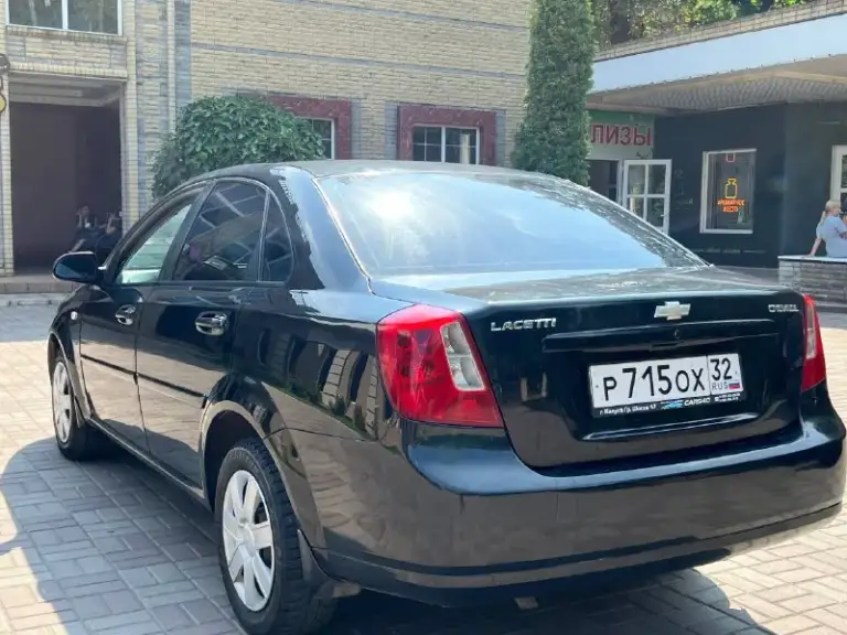 Продам chevrolet lecetti 2008 года в очень хорошем состоянии
Кузов. Без гнили рыжиков вздутия и всего прочего дно завод стаканы ланжероны завод равный и красивый кузов
Двигатель. Робатает ровно не каких посторонних звуков не дымит не троит масло не розходует от слова совсем
Коробка. Переключает мягко без хрустов и вылетов
Ходовая. Вся идеальная не чего не стучит не гудит вообще без вложений авто сел и поехал
Автотека зелёная без дтп ограничений и всего такого
Цена на данный автомобиль 565 тысяч торг присутствует +79493717727 если не дозвонились на этом номер телеграм (связь плохая) - фотография - 1