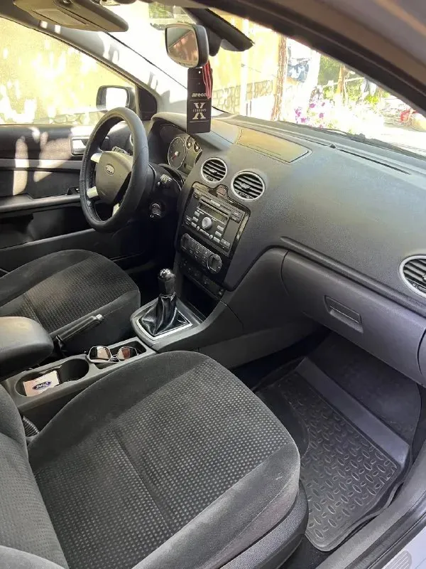 Продам ford focus 2 ghia год: 2007 родной пробег: 208тыс двигатель 1.6 бензин 115лс работает отлично, едет классно, не дымит не троит, по трассе ехать приятно! По ходовой нареканий нету, едет сбито, дорогу держит отлично, по кузову в очень достойном состоянии без гнили и коррозии, днище и пороги все целое, вин читаеться как с завода, по кузову без дтп все силовые части родные, 6 подушек безопасности, лобовое родное с подогревом! По электрике абсолютно все работает нет никаких ошибок! Самая полная комплектация ghia: с двух зонным климатом, подогревами сидений, зеркал, лобового, круиз-контроль, подрулевое управление музыкой, авто свет, туманки, эл. Зеркала, esp(курсовая устойчивость на дороге) 4 стеклоподьемника, омыватели фар, бортовик, центральный замок, дисковые торомза вкруг! Кондиционер отлично холодит❄️на данный момент авто вложений не требует. Документы кристально чистые 2 владельца за всю историю с оригинальным птс и зеленой автотекой! Торг есть цена: 580000 📍мариу
📞 Звоните: +7(949)6463727 - фотография - 7
