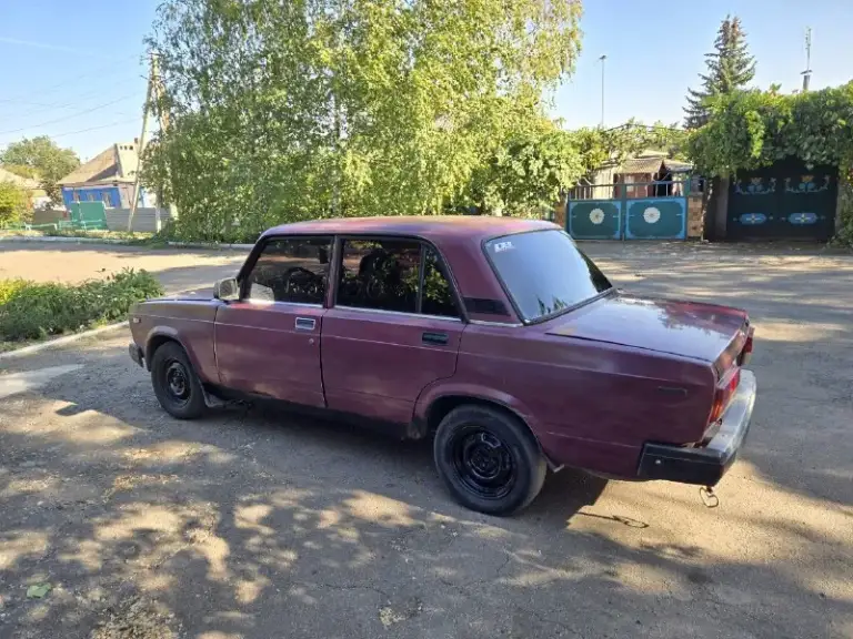 Продам ваз 2107, 2003 год карбюратор карбюратор настроен, двигатель 1.6, работает ровно, едет коробка 5 ст, все включается, ничего не выбивает, сцепление новое по кузову моменты есть дно в порядке, стаканы целые мягенькая во владение больше года, было много чего сделано передние рычаги, саленблоки, резинки стабизатора, задние тяги, задние барабаны, колодки вкруг, передние тормозные диски, передний суппорта, тросик ручника, держит отлично, подшипники, новый глушитель, новый резонатор из последнего новый генератор, новый аккумулятор 🔋 опрятный салон автотека зелёная, авто без дтп документы чистые, я владелец, переоформление без проблем продажа без музыки рассматриваю обмен на передний привод авто находится в новоазовске. Цена 105тыс р. , торг. За более подробной информацией звонить по номеру +79495325679
📞 Звоните: +7(949)5325679 - фотография - 5