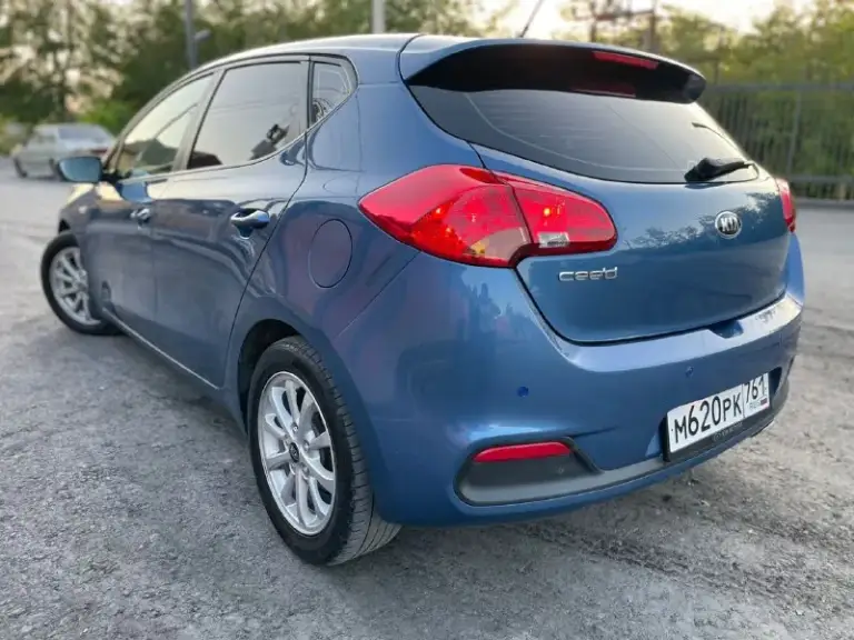 Продаю автомобиль kia ceed 2014 года в отличном состоянии мотор 1.6 работает отлично не дымит не троит родной пробег 147 тысяч коробка 6-ти ступенчатая механика работает идеально по ходовой части все отлично нечего не стучит не гремит по кузову без каких либо жучков или вздутий новое масло фильтра новая летняя резина r16 по комплектации датчик света датчик дождя подогрев сидений подогрев стекла подогрев руля электро регулировка зеркал парктроники кондиционер дует очень сильно по салону нечего не стучит не торохтит по документам все чисто. Я хозяин машина офрмлена на меня машина на любое расстояние сел и поехал нечего делать не нужно причина продажи покупка нового автомобиля цена 905 торг +79490790186
📞 Звоните: +7(949)0790186 - фотография - 3