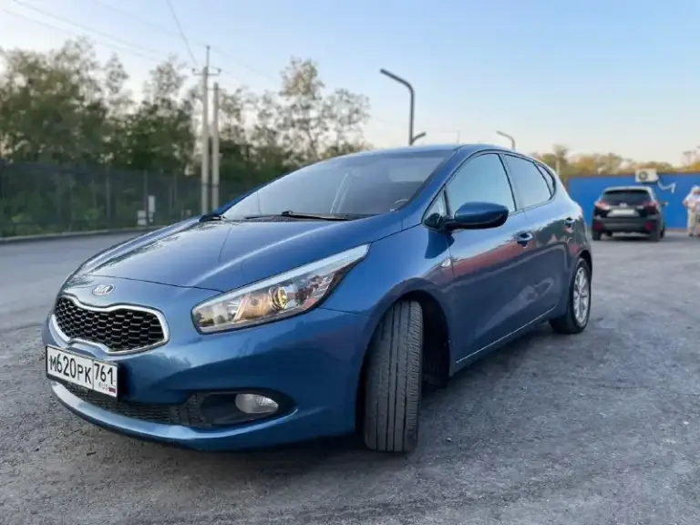 Продаю автомобиль kia ceed 2014 года в отличном состоянии мотор 1.6 работает отлично не дымит не троит родной пробег 147 тысяч коробка 6-ти ступенчатая механика работает идеально по ходовой части все отлично нечего не стучит не гремит по кузову без каких либо жучков или вздутий новое масло фильтра новая летняя резина r16 по комплектации датчик света датчик дождя подогрев сидений подогрев стекла подогрев руля электро регулировка зеркал парктроники кондиционер дует очень сильно по салону нечего не стучит не торохтит по документам все чисто. Я хозяин машина офрмлена на меня машина на любое расстояние сел и поехал нечего делать не нужно причина продажи покупка нового автомобиля цена 905 торг +79490790186
📞 Звоните: +7(949)0790186 - фотография - 4