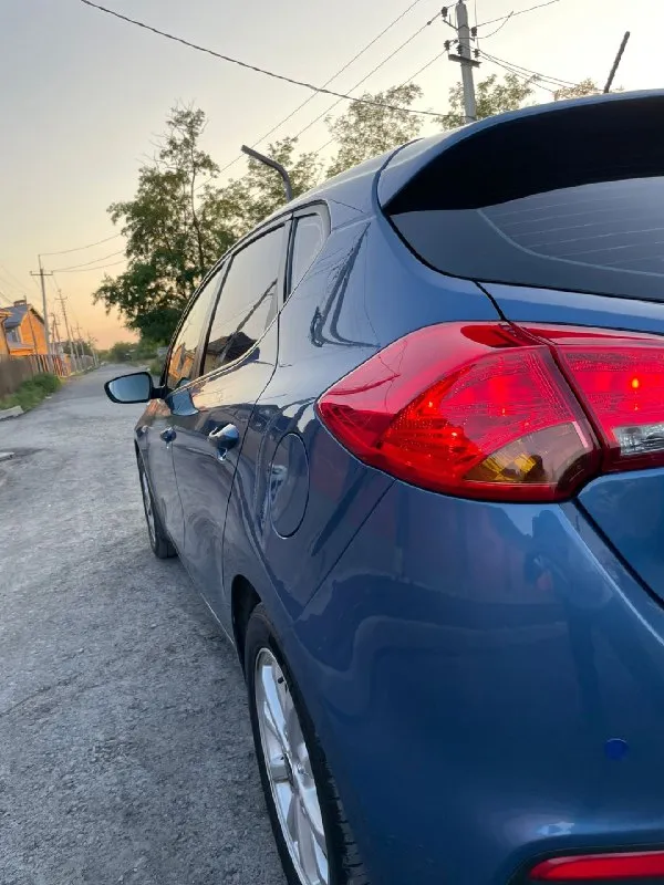 Продаю автомобиль kia ceed 2014 года в отличном состоянии мотор 1.6 работает отлично не дымит не троит родной пробег 147 тысяч коробка 6-ти ступенчатая механика работает идеально по ходовой части все отлично нечего не стучит не гремит по кузову без каких либо жучков или вздутий новое масло фильтра новая летняя резина r16 по комплектации датчик света датчик дождя подогрев сидений подогрев стекла подогрев руля электро регулировка зеркал парктроники кондиционер дует очень сильно по салону нечего не стучит не торохтит по документам все чисто. Я хозяин машина офрмлена на меня машина на любое расстояние сел и поехал нечего делать не нужно причина продажи покупка нового автомобиля цена 905 торг +79490790186
📞 Звоните: +7(949)0790186 - фотография - 6