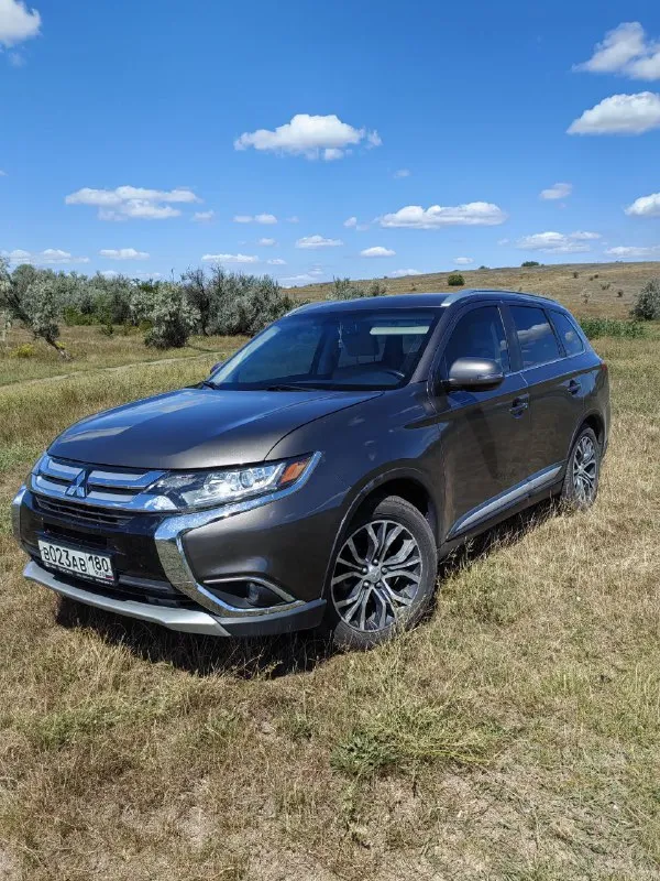 Срочно ❗ продам mitsubishi аутлендер 2017г.2.4 литра, американец, 7 мест, электро багажник, кожа старт стоп, без ключевой доступ, полный привод четыре режима, электро ручник с авто холл, подогрев сидений, климат конироль. Пробег 86000 миль. Больше информации по телефону +79493199240 цена 1750000₽.
📞 Звоните: +7(949)3199240 - фотография - 1