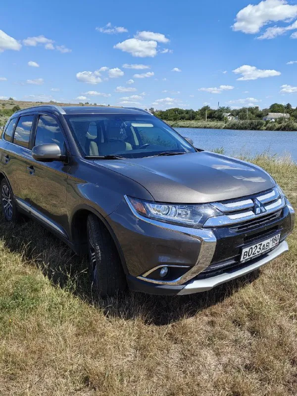 Срочно ❗ продам mitsubishi аутлендер 2017г.2.4 литра, американец, 7 мест, электро багажник, кожа старт стоп, без ключевой доступ, полный привод четыре режима, электро ручник с авто холл, подогрев сидений, климат конироль. Пробег 86000 миль. Больше информации по телефону +79493199240 цена 1750000₽.
📞 Звоните: +7(949)3199240 - фотография - 3