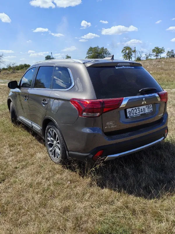 Срочно ❗ продам mitsubishi аутлендер 2017г.2.4 литра, американец, 7 мест, электро багажник, кожа старт стоп, без ключевой доступ, полный привод четыре режима, электро ручник с авто холл, подогрев сидений, климат конироль. Пробег 86000 миль. Больше информации по телефону +79493199240 цена 1750000₽.
📞 Звоните: +7(949)3199240 - фотография - 4