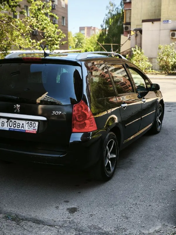Продам свой пежо 307 св. 2007 г. В. Авто полностью обслужен, вложений не требует реальный пробег 187 000.
Для своих лет в хорошем состоянии.
Работает все.
Комплектация, все стеклоподьемники, усилитель руля, климат контроль, панорама, хорошая музыка. Навигация, камера заднего вида.
Владею авто более двух лет, отличный удобный, очень надёжный и доступный в обслуживании авто.
Цена 550 000. Торг при осмотре!
+7 949 326 65 20 - фотография - 7