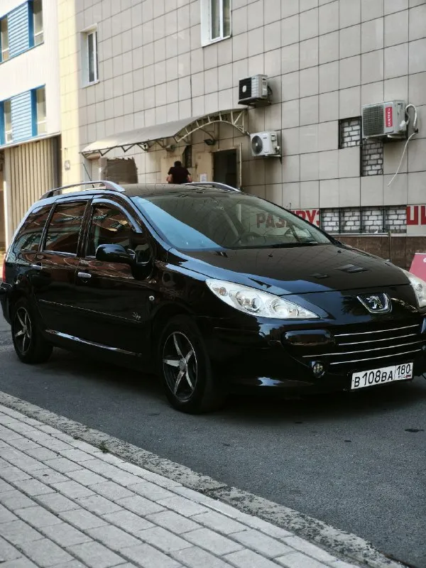 Продам свой пежо 307 св. 2007 г. В. Авто полностью обслужен, вложений не требует реальный пробег 187 000.
Для своих лет в хорошем состоянии.
Работает все.
Комплектация, все стеклоподьемники, усилитель руля, климат контроль, панорама, хорошая музыка. Навигация, камера заднего вида.
Владею авто более двух лет, отличный удобный, очень надёжный и доступный в обслуживании авто.
Цена 550 000. Торг при осмотре!
+7 949 326 65 20 - фотография - 8