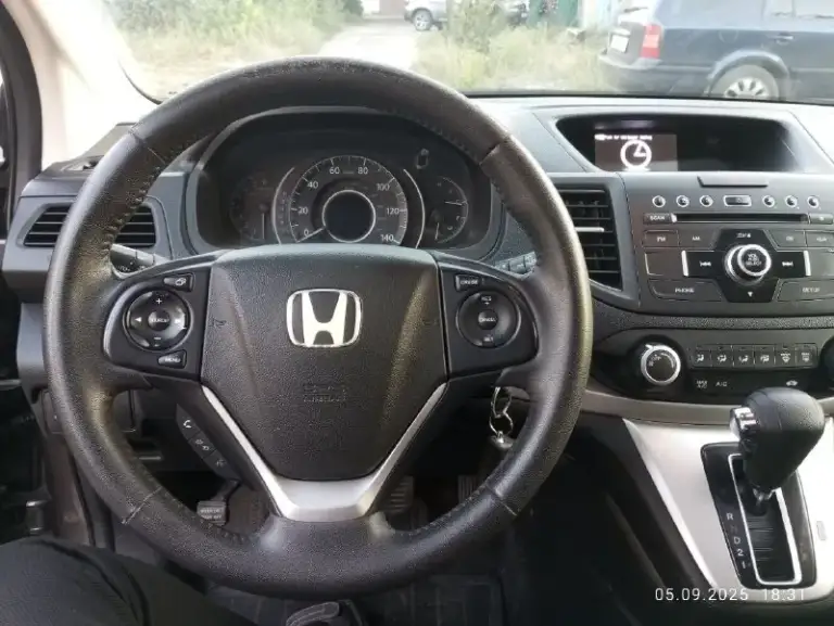 Honda срв 2013г. Двигатель 2.4 бензин 190л. С. , автомат, полный привод, кондиционер, круиз, стеклоподъёмники, камера заднего вида, люк, датчик света. Машина полностью обслужена, всё жидкости заменены:мосты, коробка, двигатель. Свечи новые. Сигнализация стар лайн с автозапуском. Комплект зимних шин. +79493739606 звонить по этому номеру.
📞 Звоните: +7(949)3739606 - фотография - 1