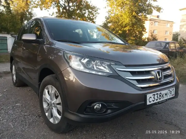 Honda срв 2013г. Двигатель 2.4 бензин 190л. С. , автомат, полный привод, кондиционер, круиз, стеклоподъёмники, камера заднего вида, люк, датчик света. Машина полностью обслужена, всё жидкости заменены:мосты, коробка, двигатель. Свечи новые. Сигнализация стар лайн с автозапуском. Комплект зимних шин. +79493739606 звонить по этому номеру.
📞 Звоните: +7(949)3739606 - фотография - 6
