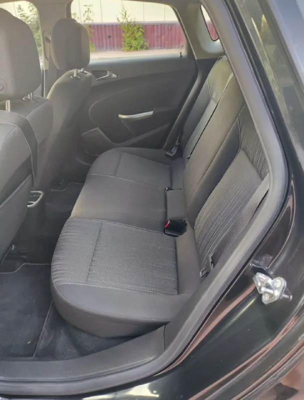 Opel astra j
2011
1.6(115 Л. С. )
Пробег- 175.000 км.
1 Хозяин.
Комплектация-active+
Автомобиль в отличном состоянии, полностью обслужен по регламенту, бережная эксплуатация!
Центральный замок.
Сигнализация.
Ходовые огни.
Задний парктроник.
Эл. Зеркала с подогревом.
4 Эл. Стекла.
Подогрев сидений и руля.
Климат контроль.
Круиз контроль.
Мультируль.
Штатная магнитола.
Датчик дождя.
Датчик света.
Кожаный руль.
Громкая связь.
Usb, aux, bluetooth.
Противотуманные фары.
Легкосплавные диски r17 с хорошей летней резиной.
Мотор, коробка, ходовая- отлично!
Салон чистый, ухоженный!
Юридически чистый!
Цена: 690.000 руб.
Тел: +79496462713 - фотография - 10