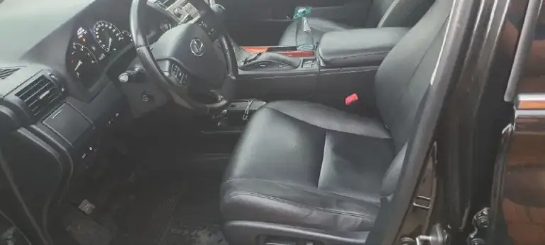 Продам lexus rx 350 2011г
239 Тыс пробег, внешний вид емеет, без аварий, пробег подтвержден историей авто, хорошая комплектация, кожа в хорошем состоянии, обслужен полный привод, пройдено то( масла тех жидкости колодки), двигатель и акпп работает идеально, расхода масла нет, живой автомобиль, в таком состоянии придется поискать, не пневмо. Сборка япония, по факту я третий хозяин. Возможен торг.
2.100
+79496397148 - фотография - 7