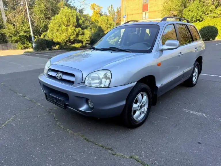 Hyundai santa fe, 2006, 2.7 ат 4wd,   пробег 244000 км, установлено новое газовое оборудование. Авто приобреталось новым в автосалоне в донецке, 1 владелец за все время эксплуатации. Без следов коррозии, практически весь в родной краске. Технически в отличном состоянии. Максимальная комплектация, кожа, климат, подогревы сидений.
Возможно оформление в кредит. Возможен обмен. Более подробно по телефону.
Цена - 820.000 р.
+79493250509 - фотография - 2