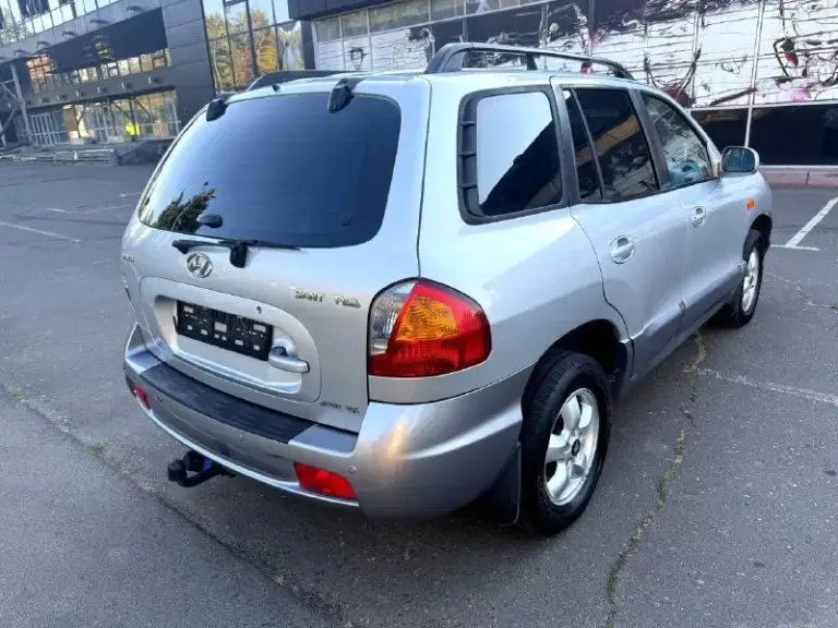 Hyundai santa fe, 2006, 2.7 ат 4wd,   пробег 244000 км, установлено новое газовое оборудование. Авто приобреталось новым в автосалоне в донецке, 1 владелец за все время эксплуатации. Без следов коррозии, практически весь в родной краске. Технически в отличном состоянии. Максимальная комплектация, кожа, климат, подогревы сидений.
Возможно оформление в кредит. Возможен обмен. Более подробно по телефону.
Цена - 820.000 р.
+79493250509 - фотография - 4