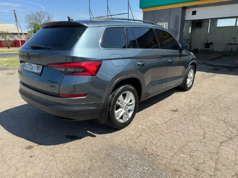Продам skoda kodiaq 2019 год пробег 158000км полный привод двигатель 2.0 европа 190 лошадей автомобиль в хорошем техническом состоянии, полностью обслужен. Полная шумо виброизоляция. Замена масла каждые 7 тысяч км. Новая резина, аккумулятор, тормозные диски и колодки. Стоит магнитола teyes cc3 2к, динамики alphard. Чистый европеец, двигатель с завода с увидиченной турбиной на 190 лошадей и 400 момента. Едет очень хорошо. Цена 2000000 рублей +79493370188
📞 Звоните: +7(949)3370188 - фотография - 4