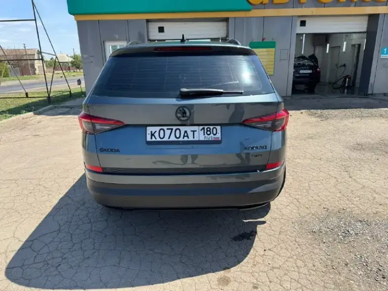 Продам skoda kodiaq 2019 год пробег 158000км полный привод двигатель 2.0 европа 190 лошадей автомобиль в хорошем техническом состоянии, полностью обслужен. Полная шумо виброизоляция. Замена масла каждые 7 тысяч км. Новая резина, аккумулятор, тормозные диски и колодки. Стоит магнитола teyes cc3 2к, динамики alphard. Чистый европеец, двигатель с завода с увидиченной турбиной на 190 лошадей и 400 момента. Едет очень хорошо. Цена 2000000 рублей +79493370188
📞 Звоните: +7(949)3370188 - фотография - 5