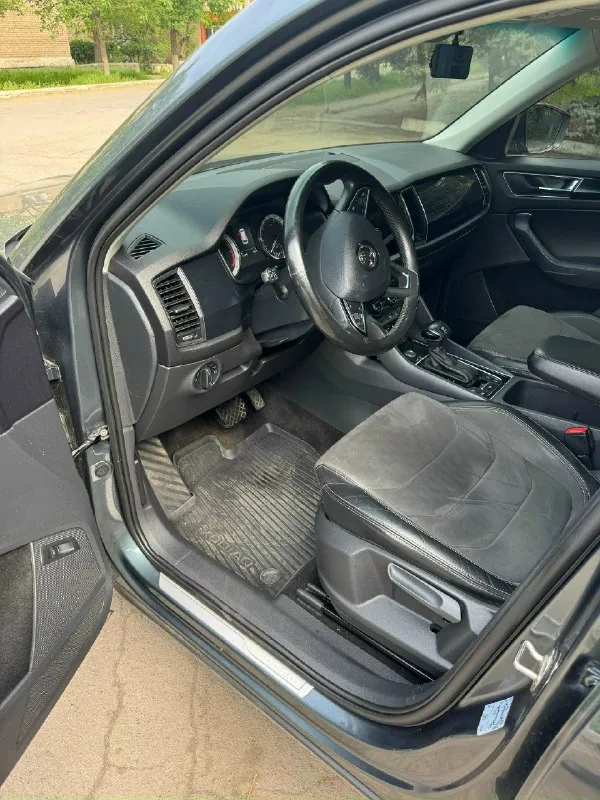 Продам skoda kodiaq 2019 год пробег 158000км полный привод двигатель 2.0 европа 190 лошадей автомобиль в хорошем техническом состоянии, полностью обслужен. Полная шумо виброизоляция. Замена масла каждые 7 тысяч км. Новая резина, аккумулятор, тормозные диски и колодки. Стоит магнитола teyes cc3 2к, динамики alphard. Чистый европеец, двигатель с завода с увидиченной турбиной на 190 лошадей и 400 момента. Едет очень хорошо. Цена 2000000 рублей +79493370188
📞 Звоните: +7(949)3370188 - фотография - 8