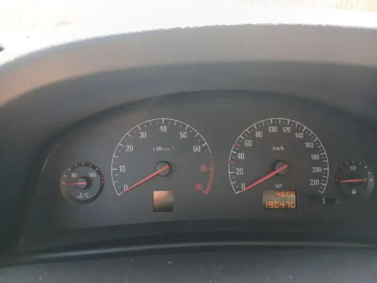 Продам opel vectra c 2002 г. В. Коробка f17; механика 5 ст; двигатель: 1.8 122 л. С. Z18xe. Во владении 5 лет (арестов и запретов нет ) для своих годов машина в хорошем состоянии, не гнилая по кузову возрастные недочеты кузов оцинкован полез лак на бампере (на фото видно ). Хорошая комплектация: -электростеклоподъемники передние -электро зеркала с подогревом - кондиционер 2 зонный климат контроль ( заправлен, работает отлично ) -камера заднего вида -сиденья с подогревом -мультимедиа с навигацией - регулировка руля по вылету -регулировка руля по высоте -центральный замок -система стабилизации (esp) -подушки безопасности боковые -подушка безопасности водителя -подушка безопасности пассажира -антиблокировочная система (abs) -круиз контроль все что должно гореть и светится-работает цена 500 т р торг у капота тел +7 949 5958174 владимир
📞 Звоните: +7(949)5958174 - фотография - 10