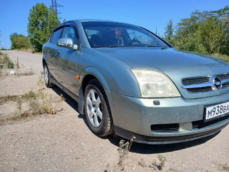Продам opel vectra c 2002 г. В. Коробка f17; механика 5 ст; двигатель: 1.8 122 л. С. Z18xe. Во владении 5 лет (арестов и запретов нет ) для своих годов машина в хорошем состоянии, не гнилая по кузову возрастные недочеты кузов оцинкован полез лак на бампере (на фото видно ). Хорошая комплектация: -электростеклоподъемники передние -электро зеркала с подогревом - кондиционер 2 зонный климат контроль ( заправлен, работает отлично ) -камера заднего вида -сиденья с подогревом -мультимедиа с навигацией - регулировка руля по вылету -регулировка руля по высоте -центральный замок -система стабилизации (esp) -подушки безопасности боковые -подушка безопасности водителя -подушка безопасности пассажира -антиблокировочная система (abs) -круиз контроль все что должно гореть и светится-работает цена 500 т р торг у капота тел +7 949 5958174 владимир
📞 Звоните: +7(949)5958174 - фотография - 3