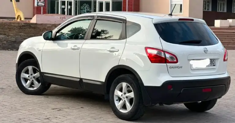 Продам свой автомобиль qashqai ( рестайлинг) 2010 г. В. , 2.0 (141 л. С. ), кпп: m-cvt vin: sjnfbaj10u2130111 автомобиль в хорошем состоянии. Юридически чист. Собственник. Автотека зеленая кузов оцинкованный, ржавчины, гнили нет птс оригинал без дтп, вся безопасность целая, оригинальная оригинальный пробег 213 445 км стекла родные, кроме лобового (заменено ввиду трещины) двигатель работает отлично, расхода масла нет, не стучит, не троит. Коробка переключает без рывков и пинков, работает хорошо. 30.07.2025 заменено масло в двигателе и вариаторе со всеми фильтрами, заменен салонный фильтр. 01.08.2025 установлен новый agm аккумулятор. Ранее заменены передняя стойка и ступица в сборе. Ходовая часть в норме. Комплектация acenta: 4 эл подъёмника; подогревы сидений и зеркал; климат-контроль двухзонный; круиз- контроль; кожаный руль; мультимедиа bluetooth/навигация ✅камера заднего вида ! ✅освещение ксенон (основной свет и птф) ✅ мультируль abc, esp салон тканевый, чистый,
📞 Звоните: +7(949)3249946 - фотография - 2