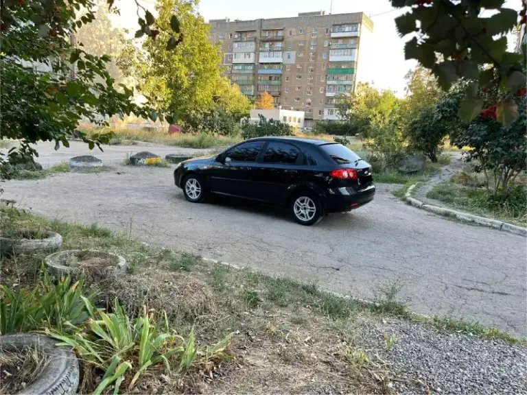 Продам 2010г chevrolet lacetti в идеальном состоянии автомобиль как новый очень хорошо хранился в сухом гараже в теплом не ездил зимой полная комплектация кондиционер все работает даже сохранился запах нового автомобиля вложения не требует абсолютно масла фильтра ролики ремень заменил аккумулятор новый резина два комплекта зима и лето на дисках титановых сигнализация с обратной связью все что нужно для комфортной езды все присутствует в шикарном цвете млечный путь пробег 74 тысяч тел +79490946919 =======================
📞 Звоните: +7(949)0946919 - фотография - 10