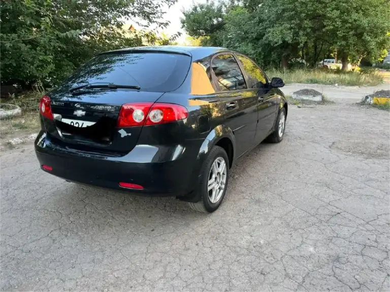 Продам 2010г chevrolet lacetti в идеальном состоянии автомобиль как новый очень хорошо хранился в сухом гараже в теплом не ездил зимой полная комплектация кондиционер все работает даже сохранился запах нового автомобиля вложения не требует абсолютно масла фильтра ролики ремень заменил аккумулятор новый резина два комплекта зима и лето на дисках титановых сигнализация с обратной связью все что нужно для комфортной езды все присутствует в шикарном цвете млечный путь пробег 74 тысяч тел +79490946919 =======================
📞 Звоните: +7(949)0946919 - фотография - 3