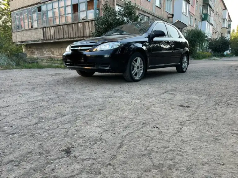Продам 2010г chevrolet lacetti в идеальном состоянии автомобиль как новый очень хорошо хранился в сухом гараже в теплом не ездил зимой полная комплектация кондиционер все работает даже сохранился запах нового автомобиля вложения не требует абсолютно масла фильтра ролики ремень заменил аккумулятор новый резина два комплекта зима и лето на дисках титановых сигнализация с обратной связью все что нужно для комфортной езды все присутствует в шикарном цвете млечный путь пробег 74 тысяч тел +79490946919 =======================
📞 Звоните: +7(949)0946919 - фотография - 6